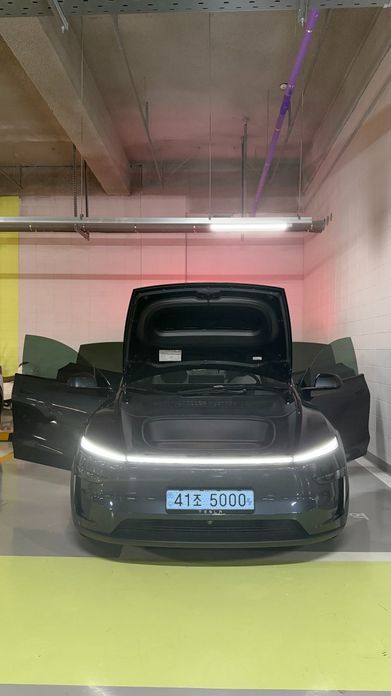 Tesla Model Y 2025