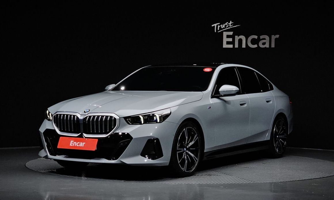 BMW 5-Series 2024