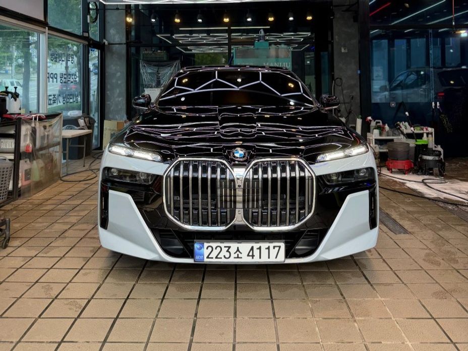 BMW 7-Series 2024