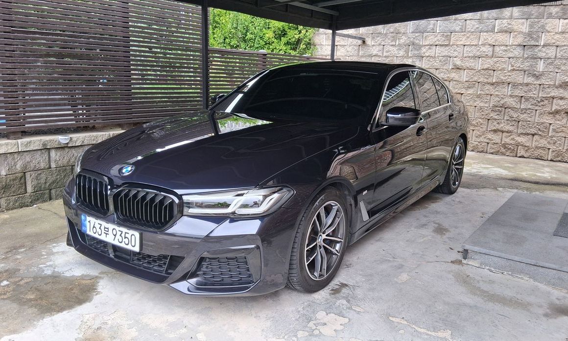 BMW 5-Series 2023