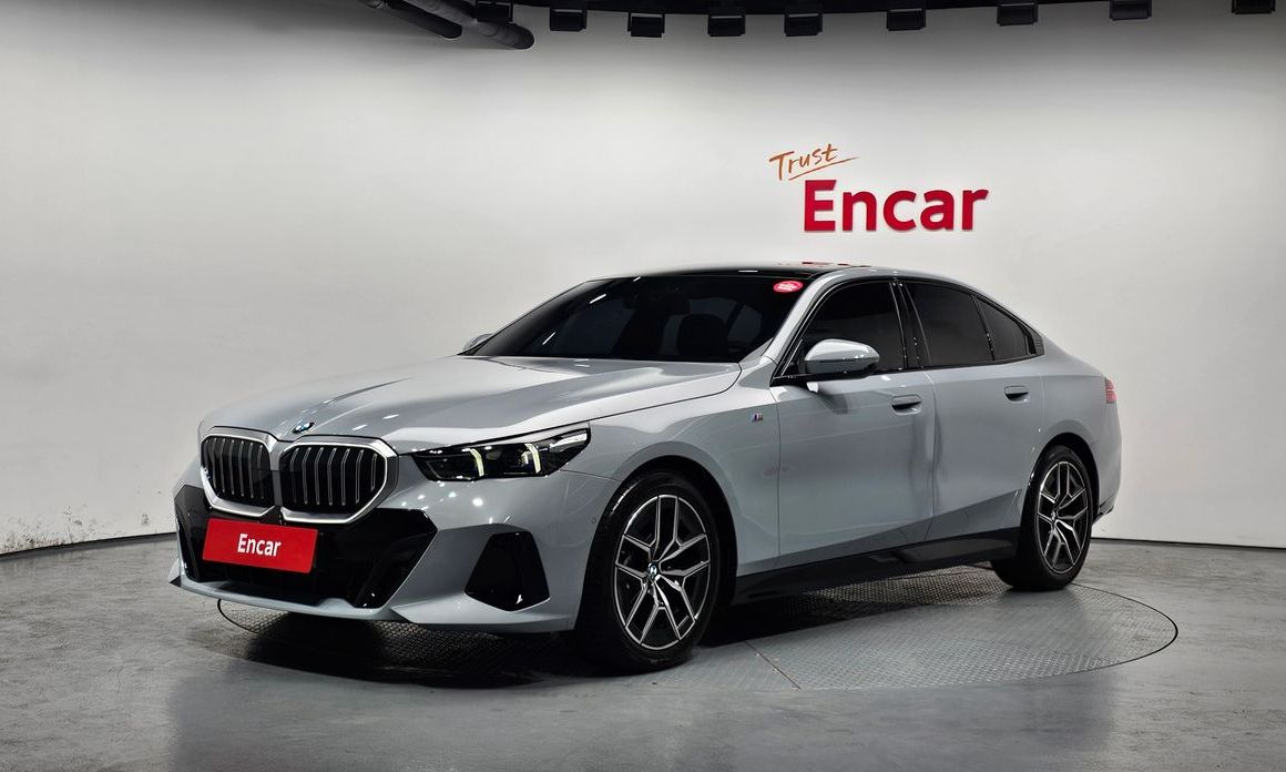 BMW 5-Series 2024