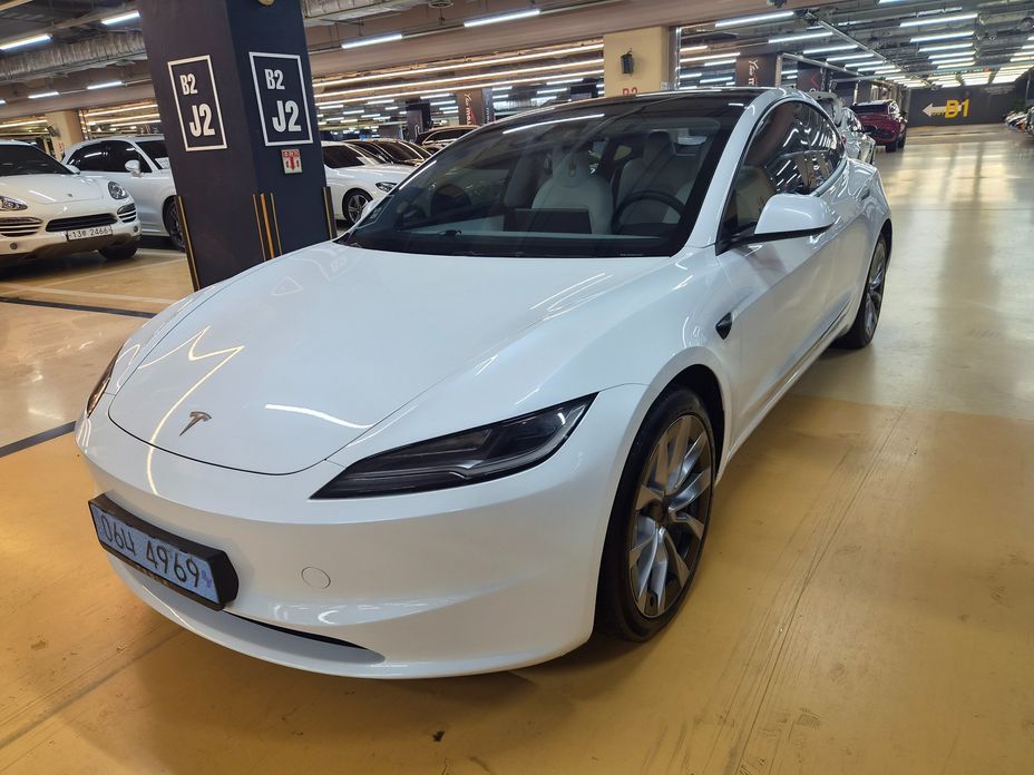 Tesla Model 3 2024