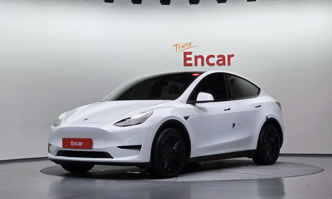 Tesla Model Y 2024