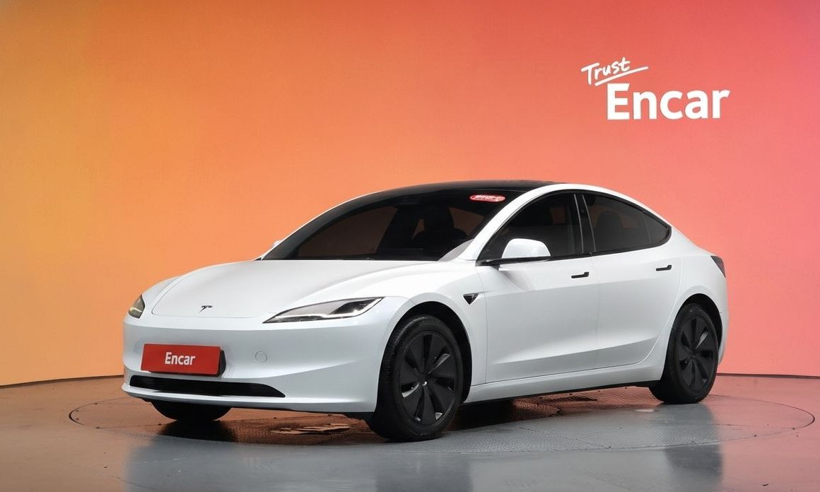Tesla Model 3 2024