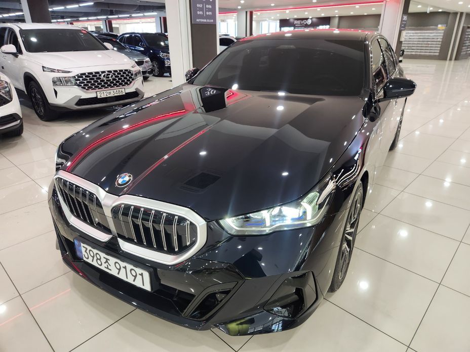 BMW 5-Series 2025