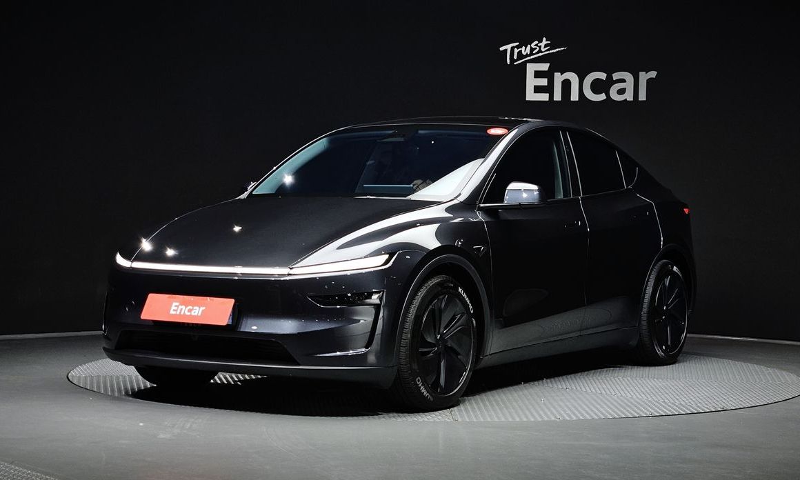 Tesla Model Y 2025