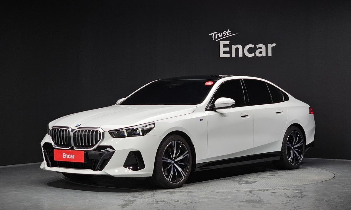 BMW 5-Series 2024