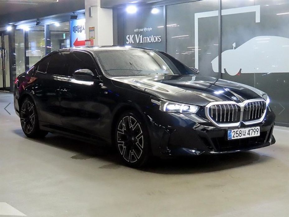 BMW 5-Series 2025