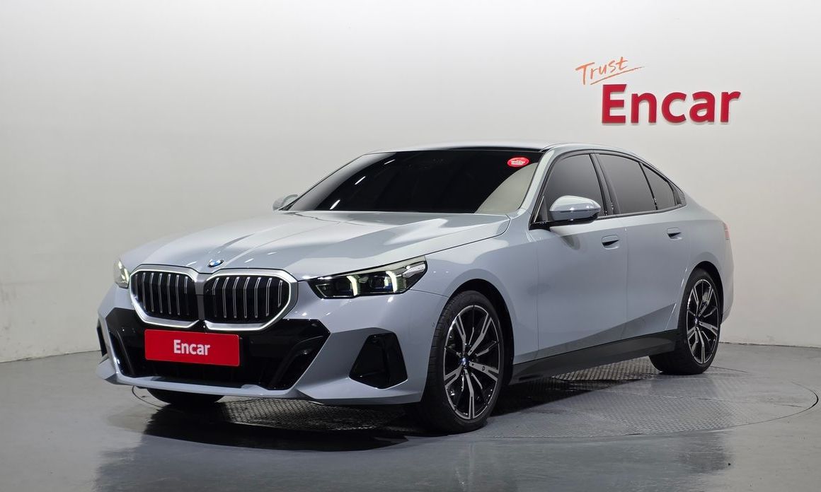 BMW 5-Series 2025