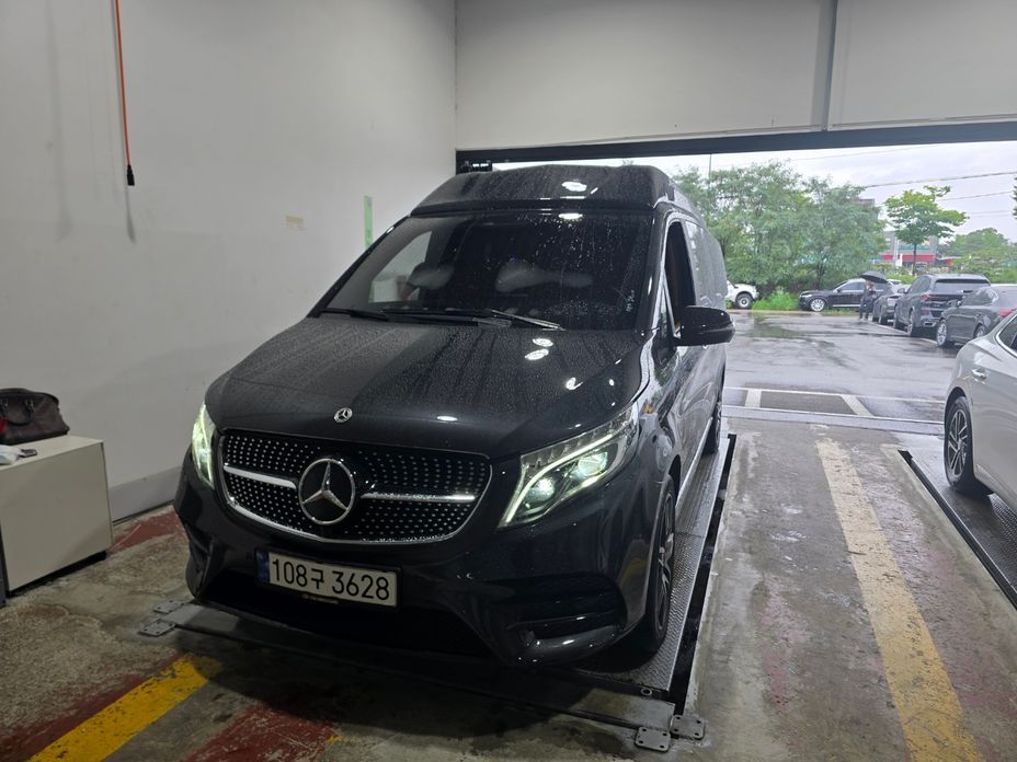 Mercedes-Benz V-Class 2023