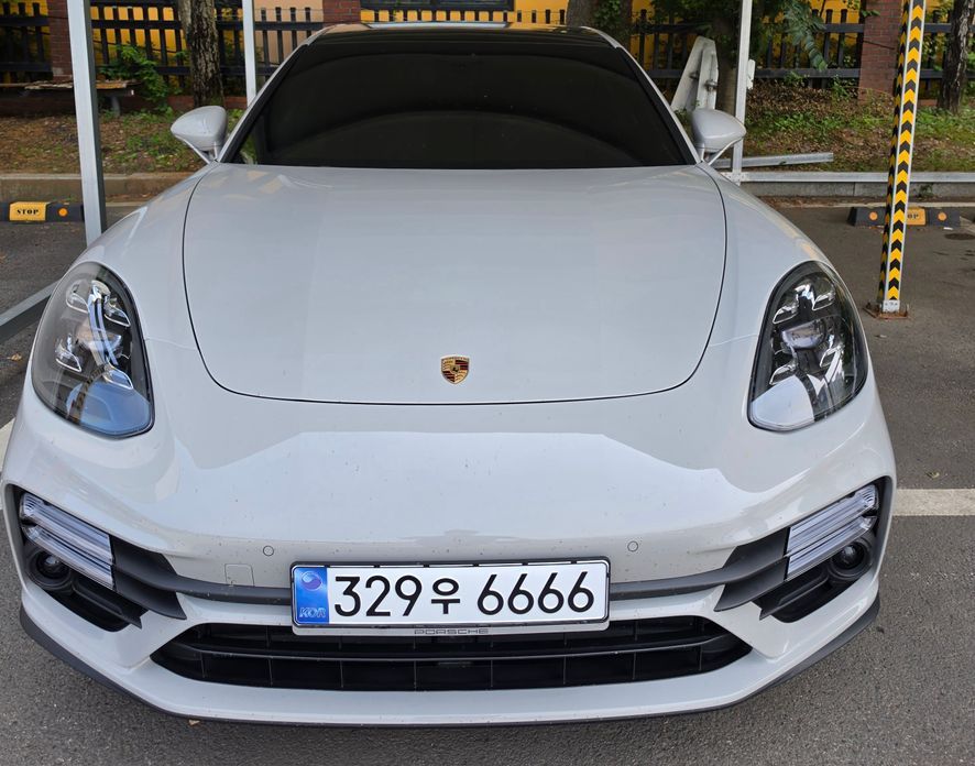 Porsche Panamera 2023