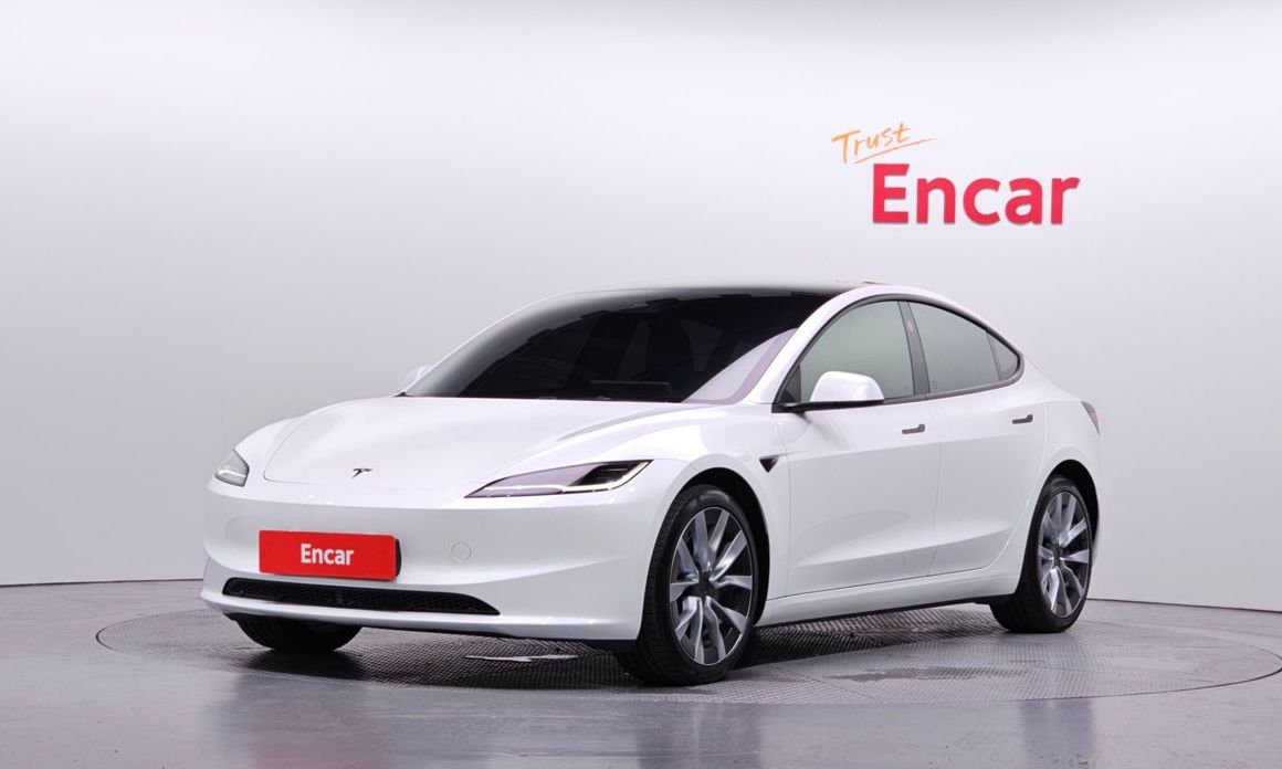 Tesla Model 3 2024