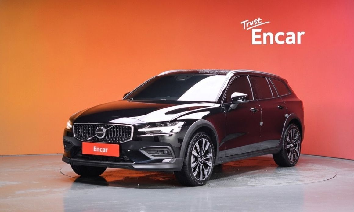 Volvo V60 2025