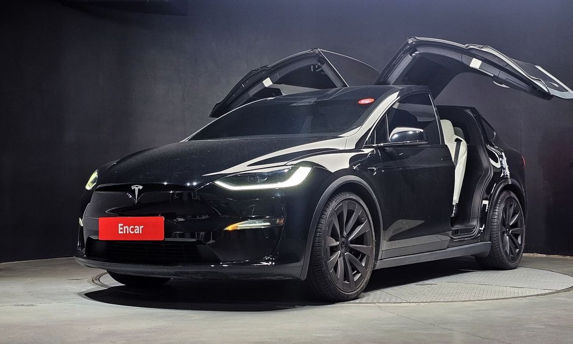 Tesla Model X 2025