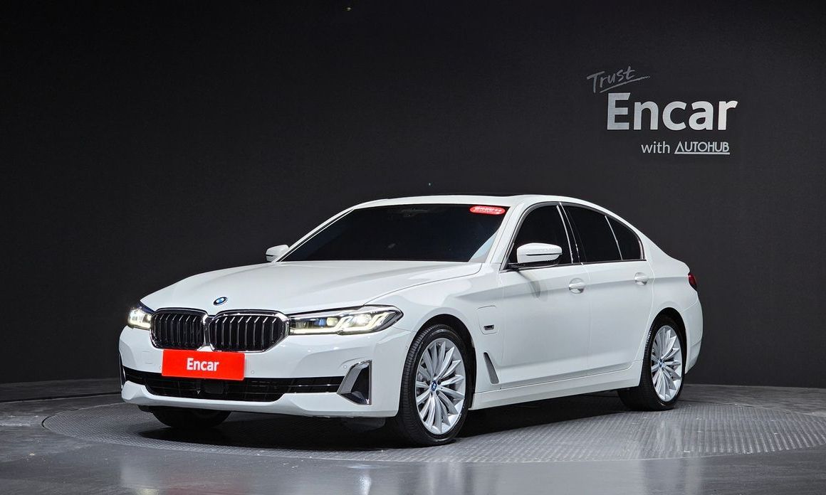 BMW 5-Series 2023