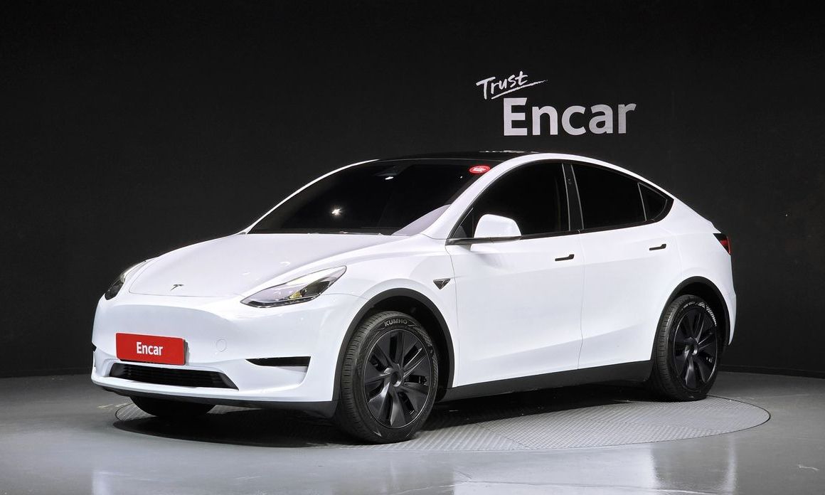 Tesla Model Y 2024