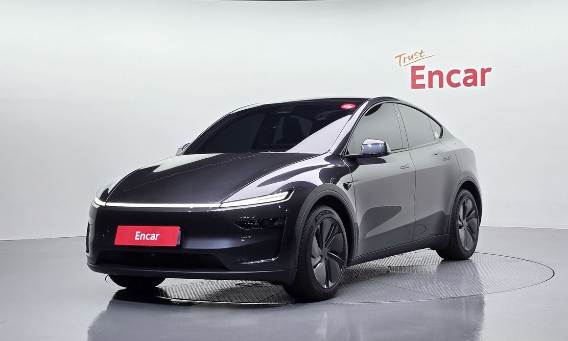 Tesla Model Y 2025