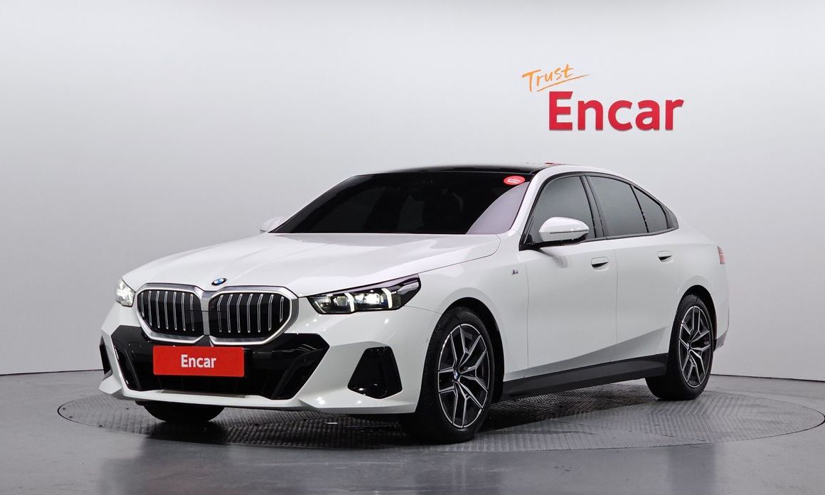 BMW 5-Series 2024