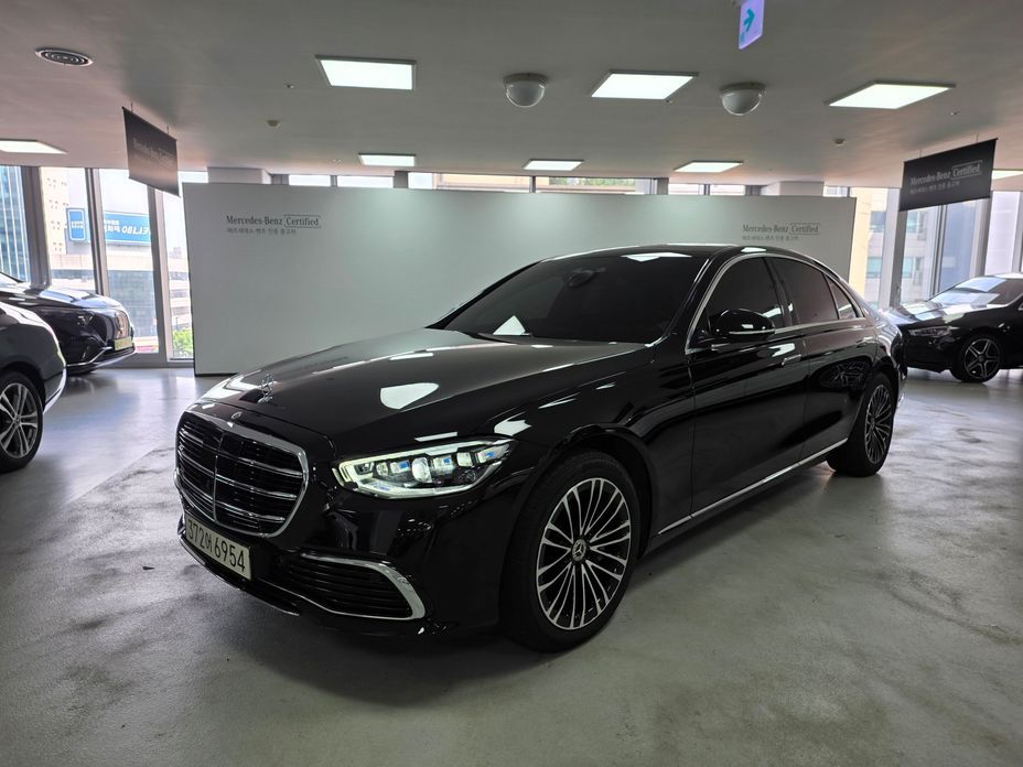 Mercedes-Benz S-Class 2024