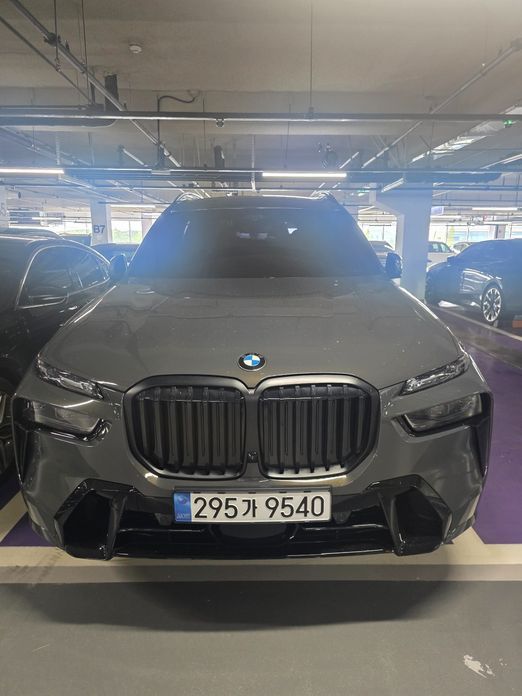 BMW X7 2025