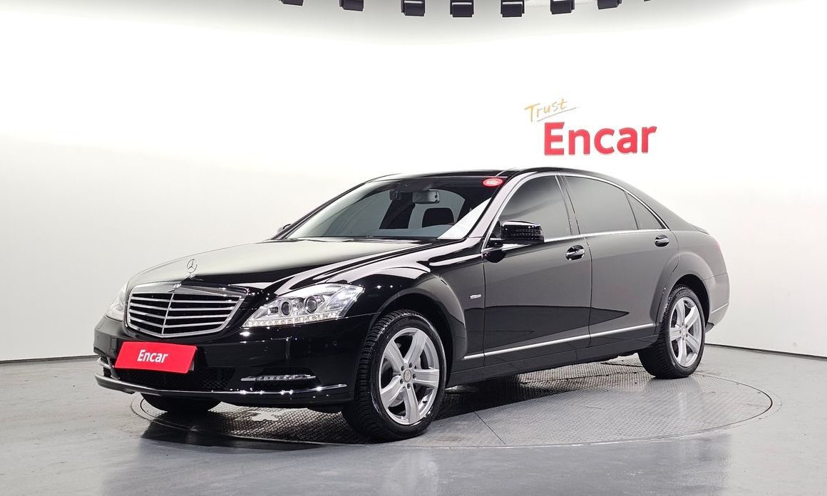 Mercedes-Benz S-Class 2011