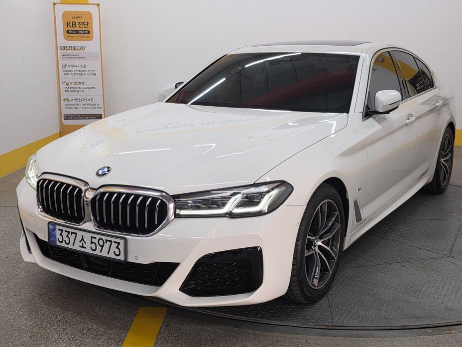 BMW 5-Series 2021