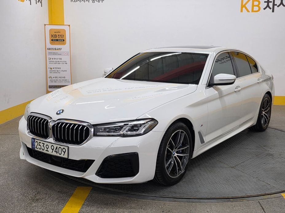 BMW 5-Series 2021