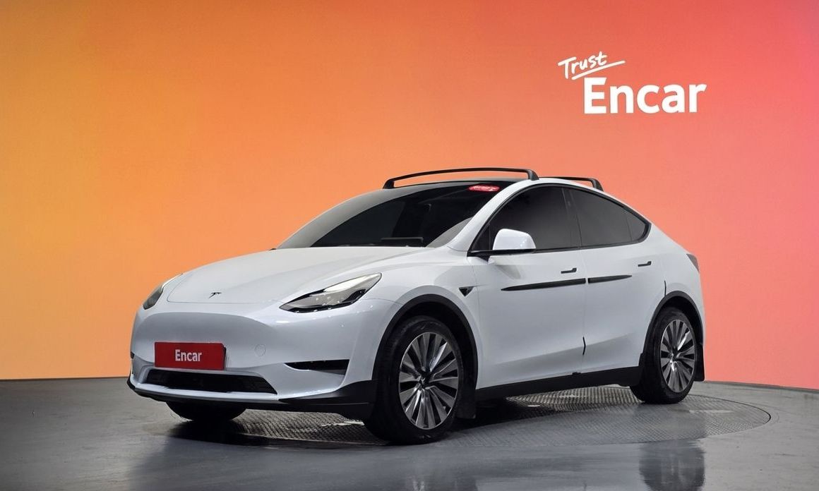 Tesla Model Y 2024