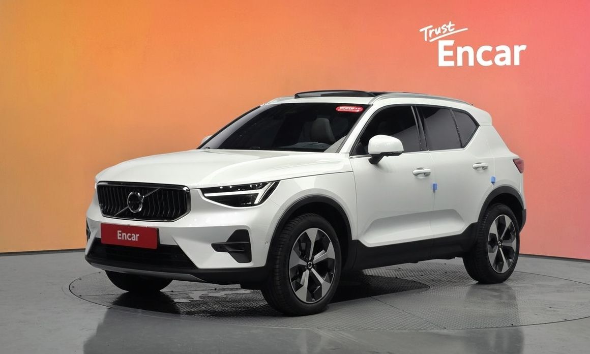 Volvo XC40 2025