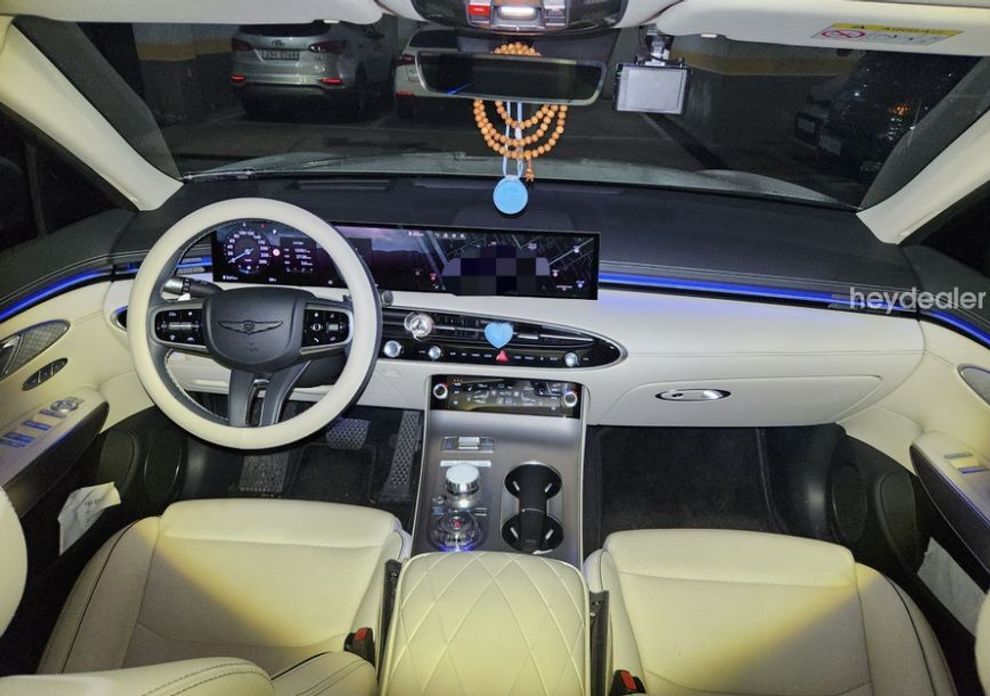 Genesis GV70 2025