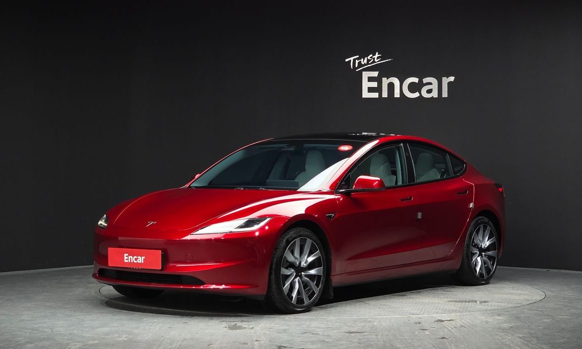 Tesla Model 3 2024