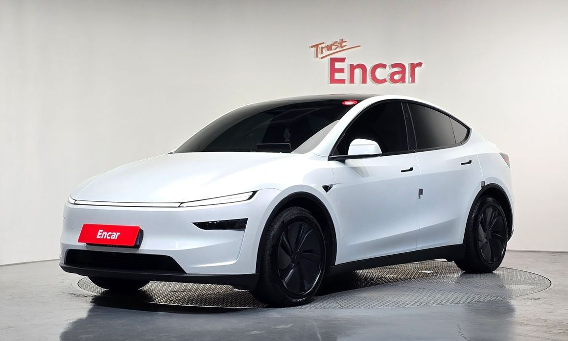 Tesla Model Y 2025