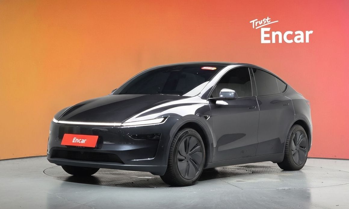 Tesla Model Y 2025