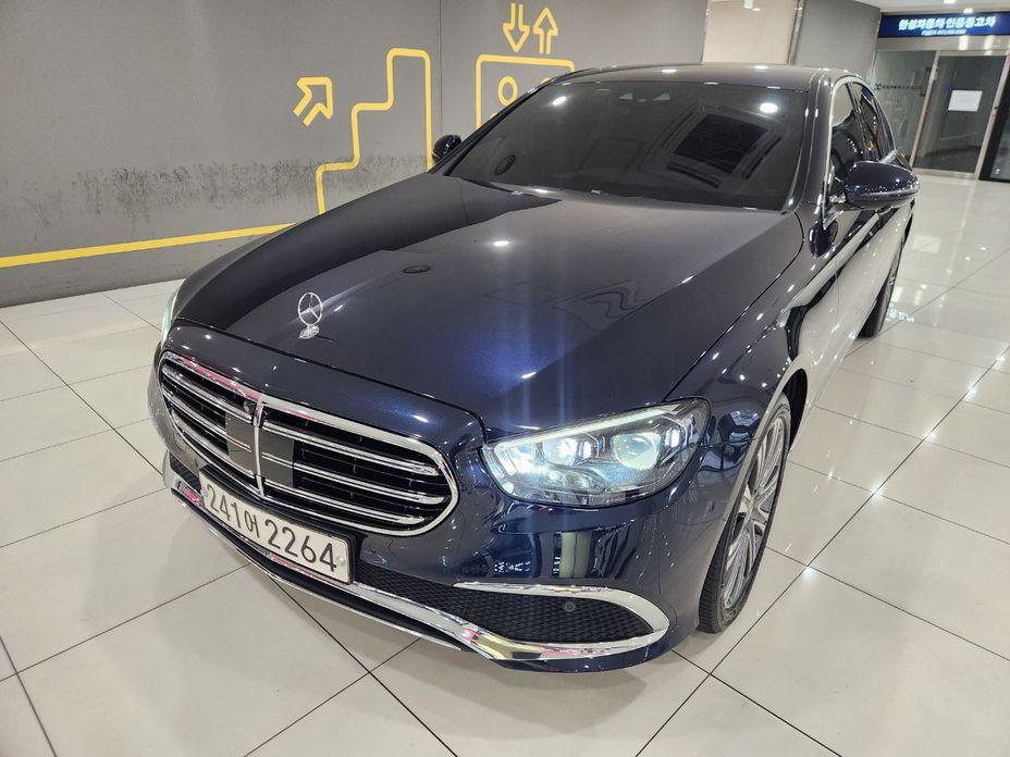 Mercedes-Benz E-Class 2023