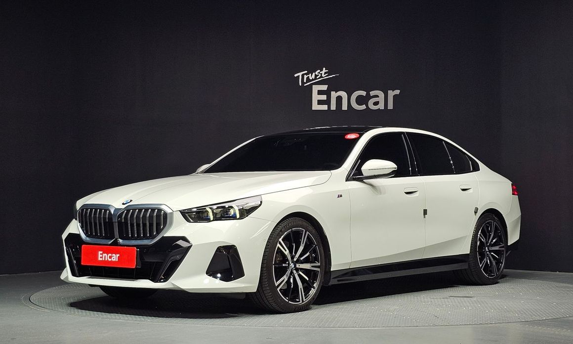 BMW 5-Series 2024