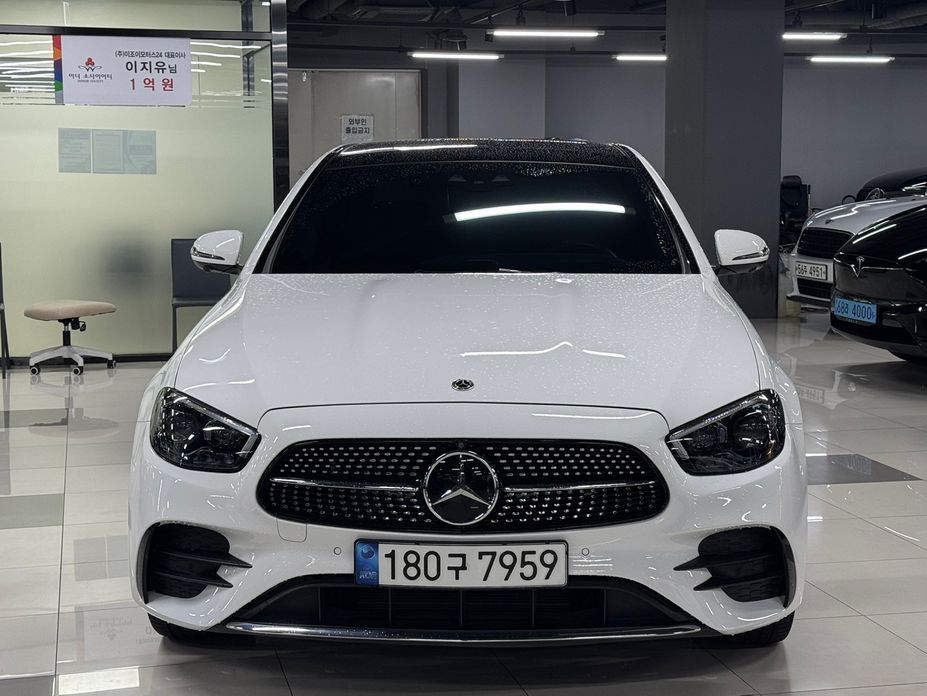 Mercedes-Benz E-Class 2022