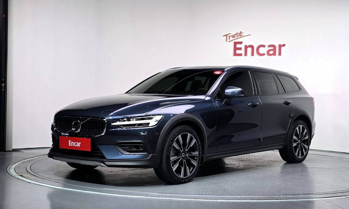 Volvo V60 2022