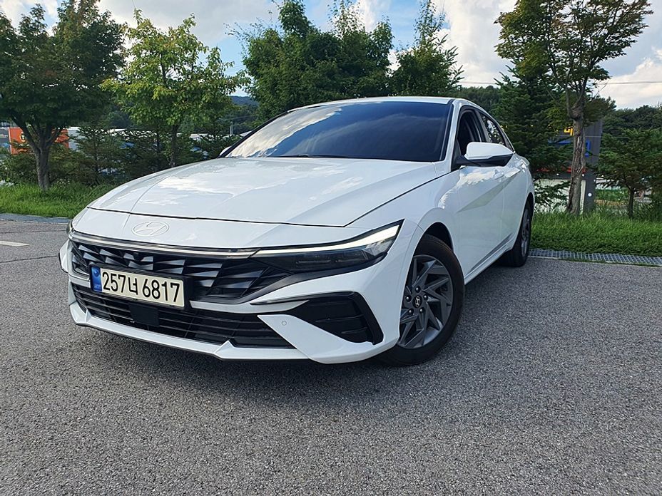 Hyundai AVANTE 2025