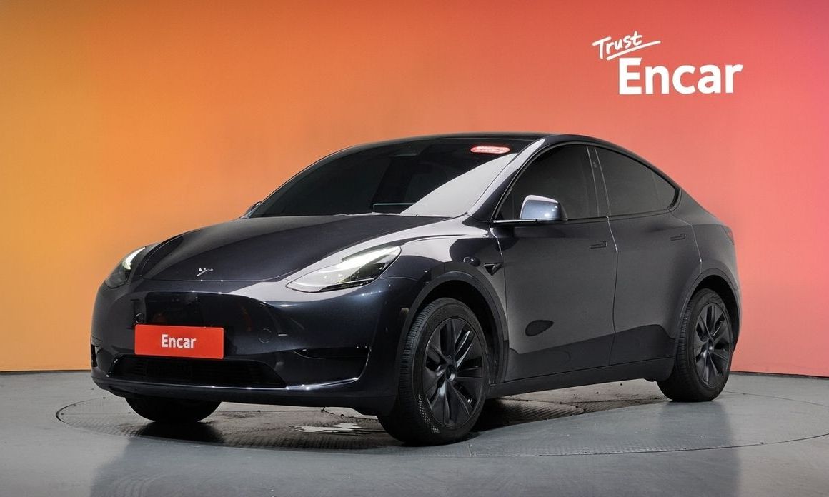 Tesla Model Y 2024