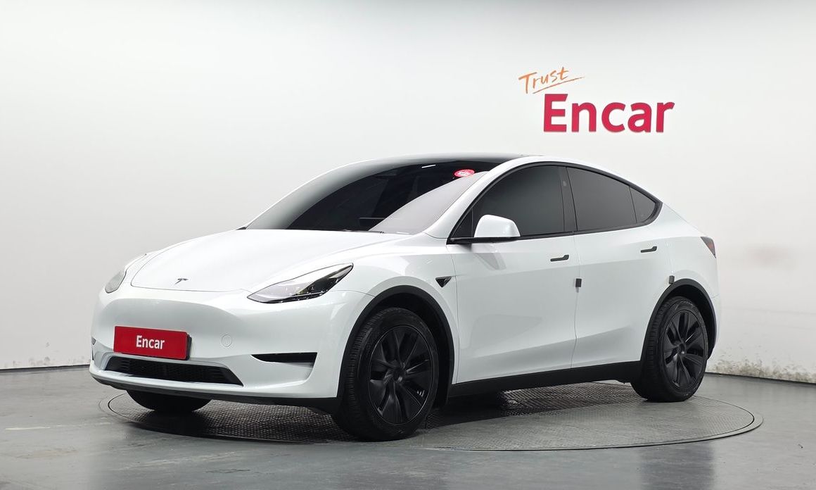Tesla Model Y 2024