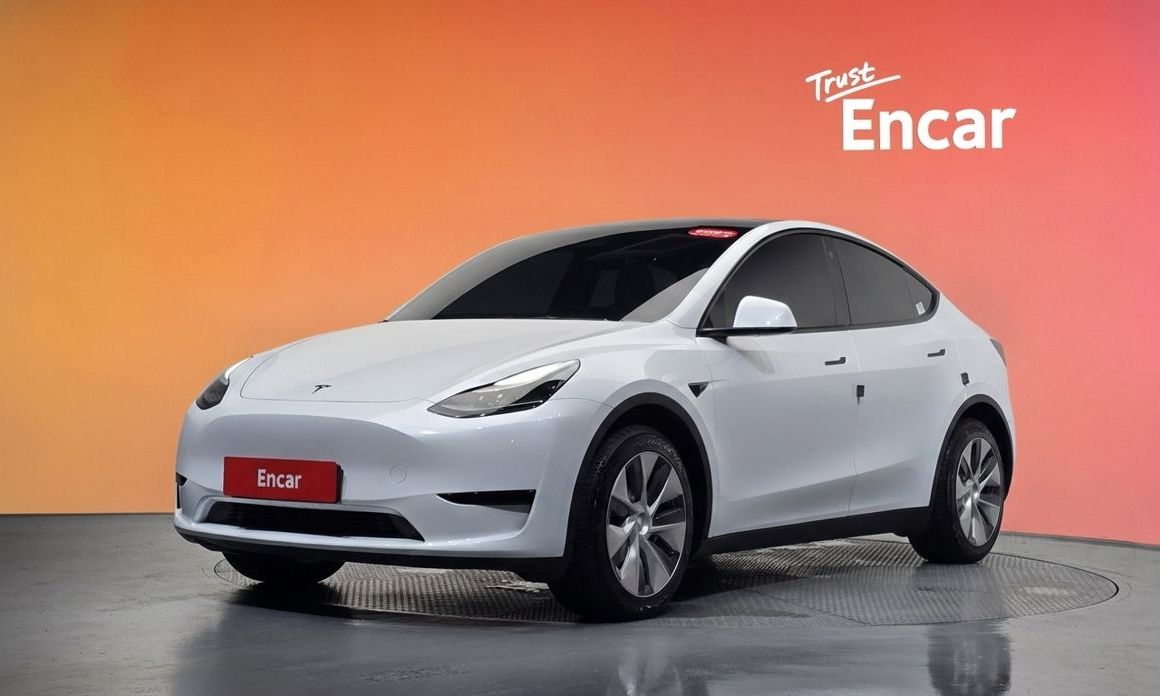 Tesla Model Y 2024