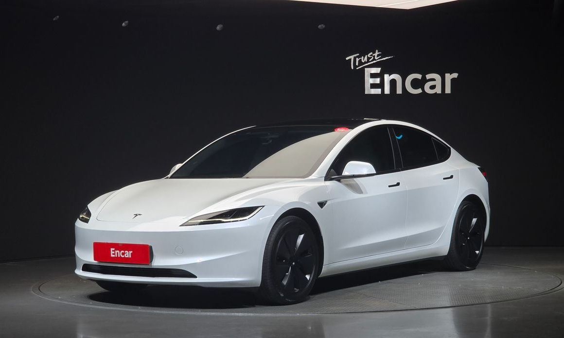 Tesla Model 3 2024