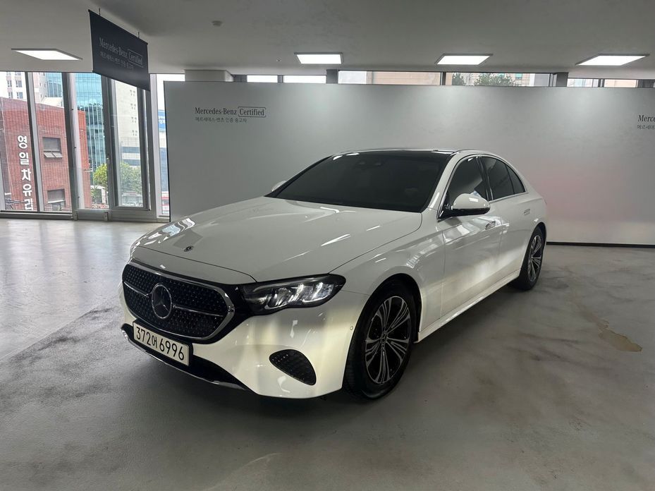 Mercedes-Benz E-Class 2024
