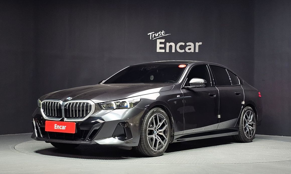 BMW 5-Series 2025