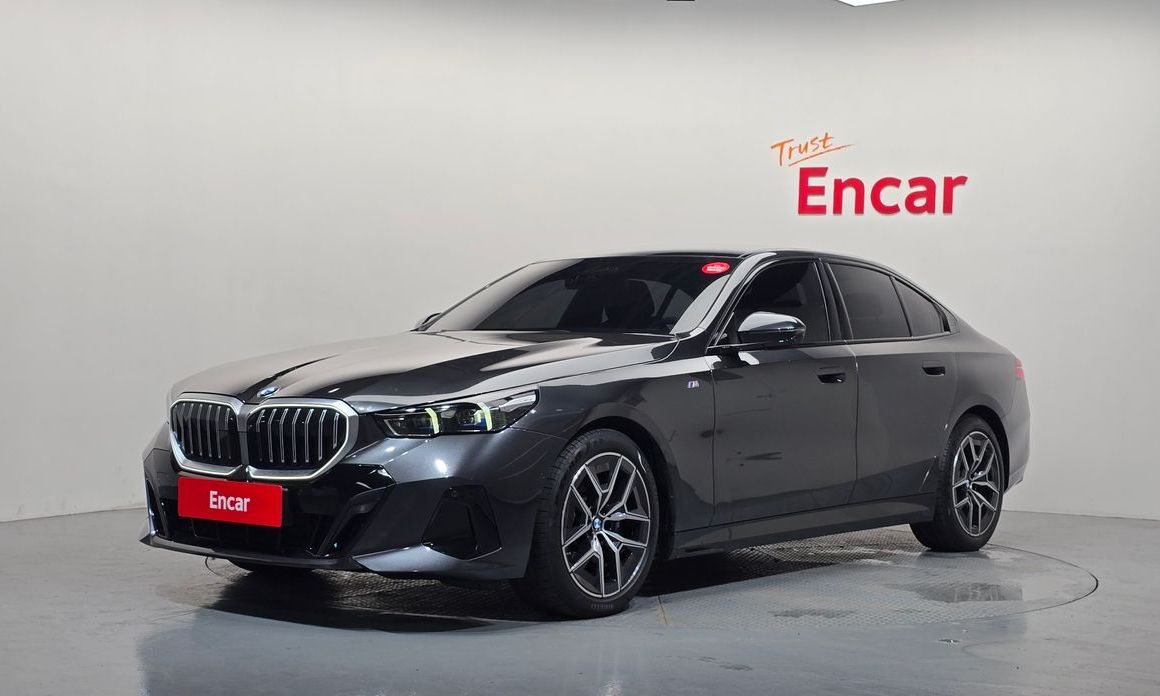 BMW 5-Series 2024