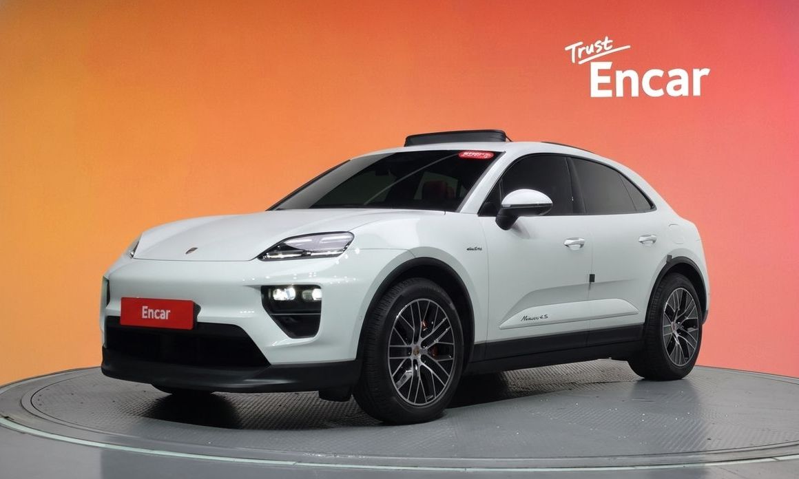 Porsche Macan 2025