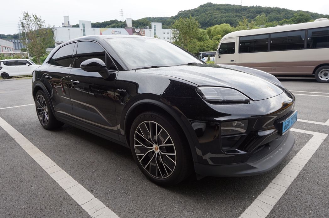 Porsche Macan 2025