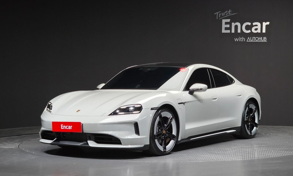 Porsche Taycan 2025