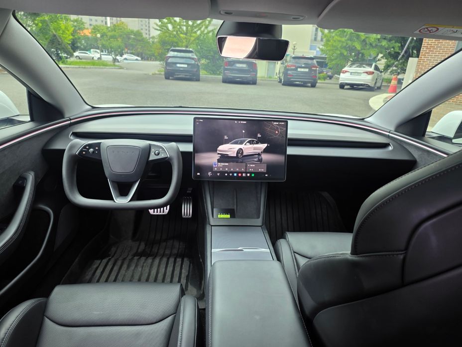 Tesla Model 3 2024