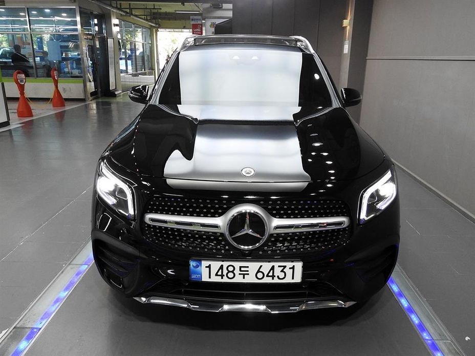 Mercedes-Benz GLB-Class 2023